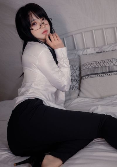 老师扒下内裤让我爽了一夜视频_剧情片在线观看高清